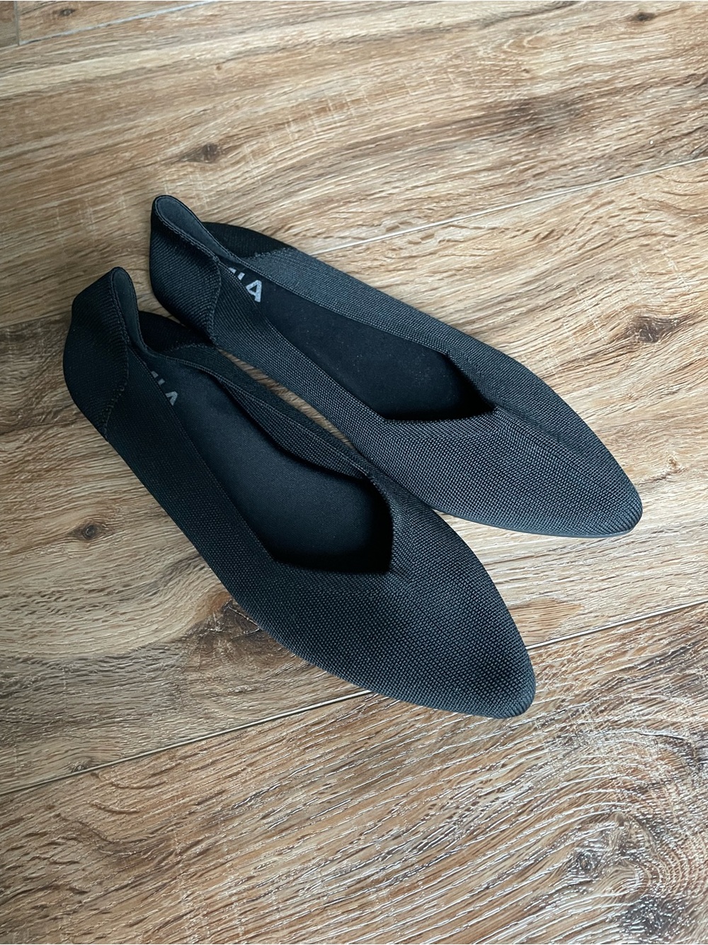 MIA Women's Black Pointed Flats